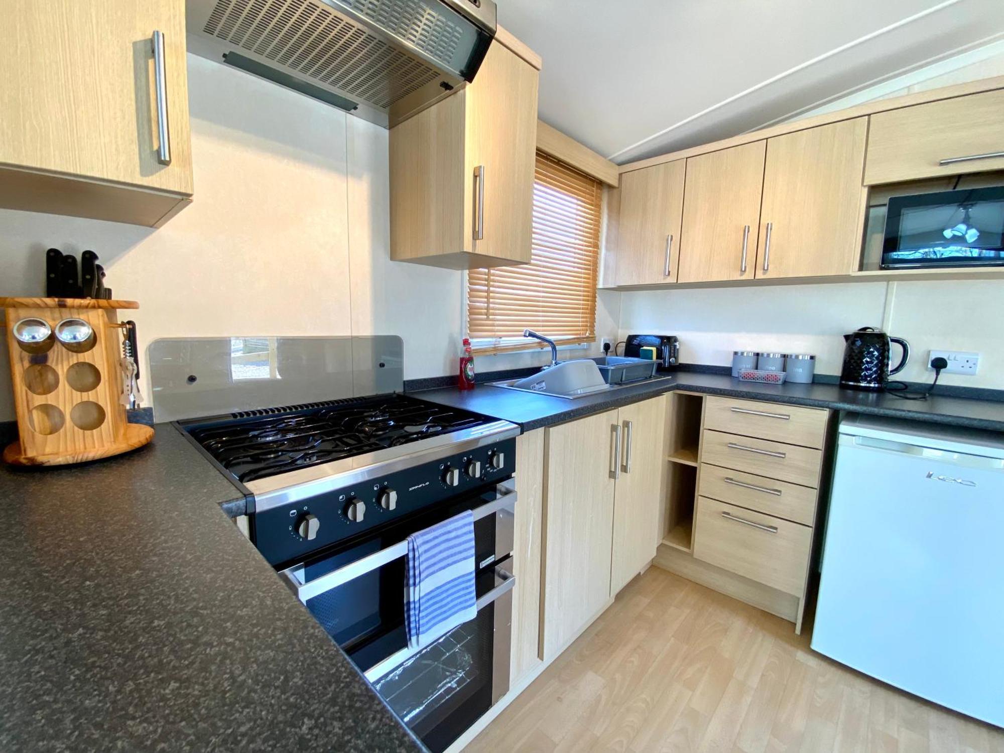 Elletson Park Wood Fired Hot Tubs, Caravans & Pods Pilling Экстерьер фото