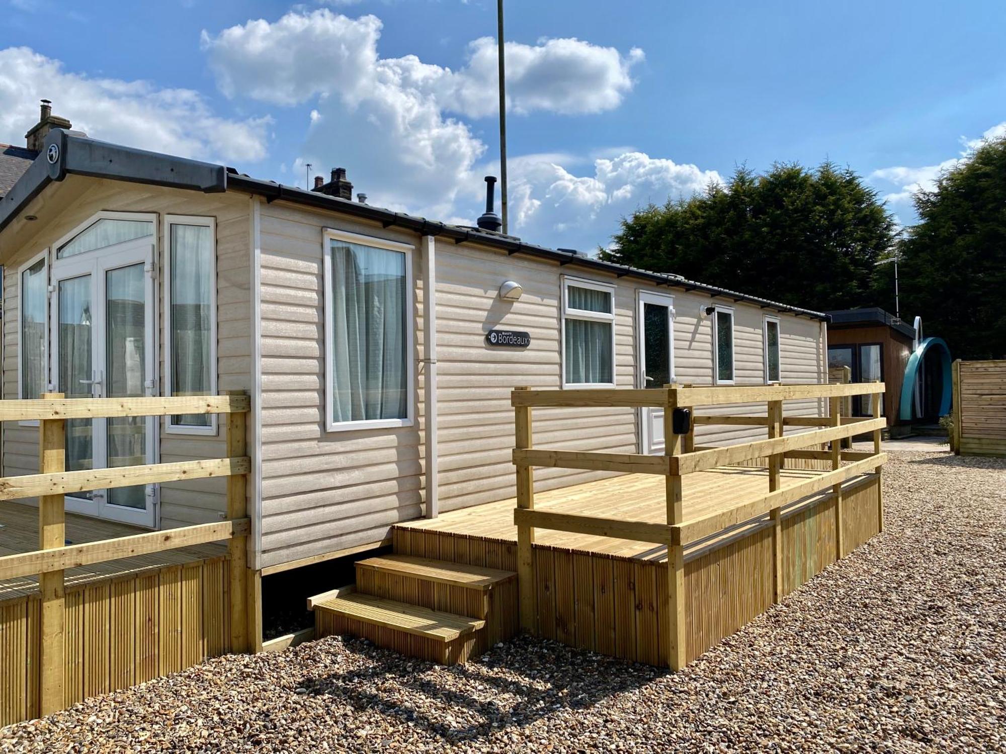 Elletson Park Wood Fired Hot Tubs, Caravans & Pods Pilling Экстерьер фото